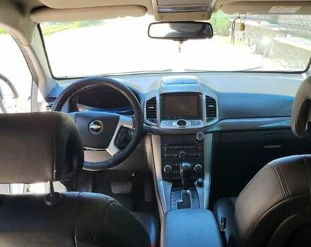 Білий Шевроле Каптіва, об'ємом двигуна 2.38 л та пробігом 250 тис. км за 11700 $, фото 2 на Automoto.ua