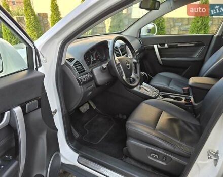 Белый Шевроле Каптива, объемом двигателя 2.2 л и пробегом 205 тыс. км за 11900 $, фото 13 на Automoto.ua