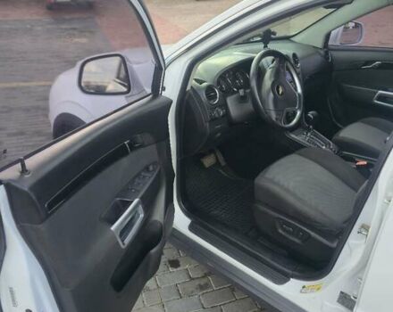 Шевроле Каптива 2013 в Ровно на Automoto.ua Белый Шевроле Каптива, объемом двигателя 2.38 л и пробегом 124 тыс. км за 8800 $, фото 12 на Automoto.ua