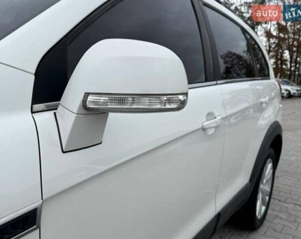 Белый Шевроле Каптива, объемом двигателя 2 л и пробегом 181 тыс. км за 10600 $, фото 6 на Automoto.ua