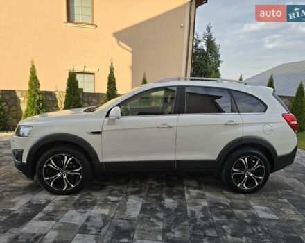 Белый Шевроле Каптива, объемом двигателя 2.2 л и пробегом 205 тыс. км за 11900 $, фото 2 на Automoto.ua