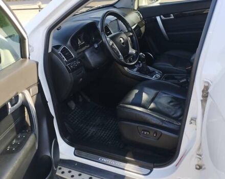 Белый Шевроле Каптива, объемом двигателя 2.23 л и пробегом 244 тыс. км за 13200 $, фото 6 на Automoto.ua