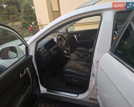 Белый Шевроле Каптива, объемом двигателя 1.99 л и пробегом 240 тыс. км за 11700 $, фото 2 на Automoto.ua