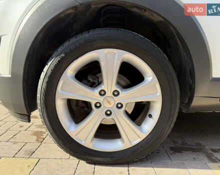Білий Шевроле Каптіва, об'ємом двигуна 2.2 л та пробігом 200 тис. км за 13604 $, фото 81 на Automoto.ua
