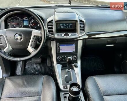 Білий Шевроле Каптіва, об'ємом двигуна 2.23 л та пробігом 158 тис. км за 12900 $, фото 77 на Automoto.ua