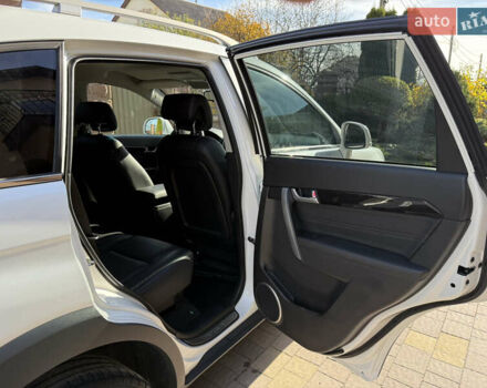 Білий Шевроле Каптіва, об'ємом двигуна 2.2 л та пробігом 200 тис. км за 13604 $, фото 66 на Automoto.ua