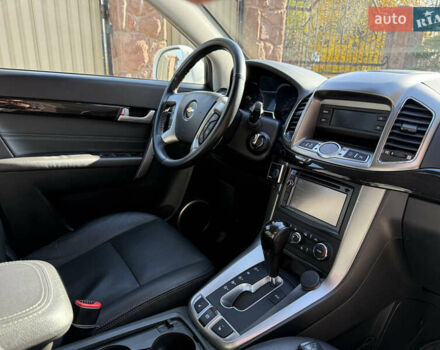 Білий Шевроле Каптіва, об'ємом двигуна 2.2 л та пробігом 200 тис. км за 13604 $, фото 80 на Automoto.ua