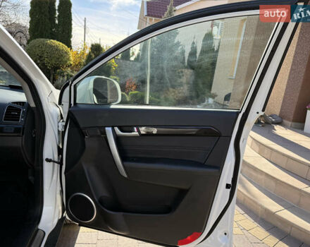 Білий Шевроле Каптіва, об'ємом двигуна 2.2 л та пробігом 200 тис. км за 13604 $, фото 74 на Automoto.ua