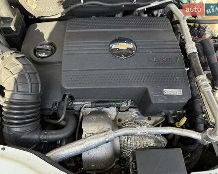 Білий Шевроле Каптіва, об'ємом двигуна 2.2 л та пробігом 200 тис. км за 13604 $, фото 90 на Automoto.ua