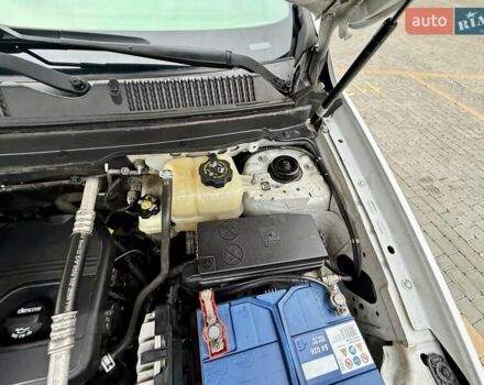 Белый Шевроле Каптива, объемом двигателя 2.4 л и пробегом 220 тыс. км за 7999 $, фото 59 на Automoto.ua