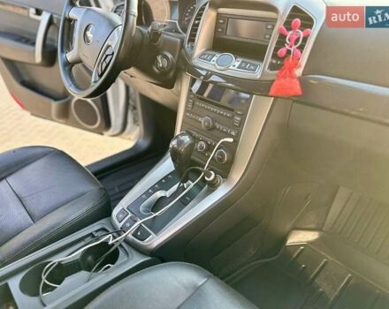Білий Шевроле Каптіва, об'ємом двигуна 2 л та пробігом 153 тис. км за 12900 $, фото 20 на Automoto.ua