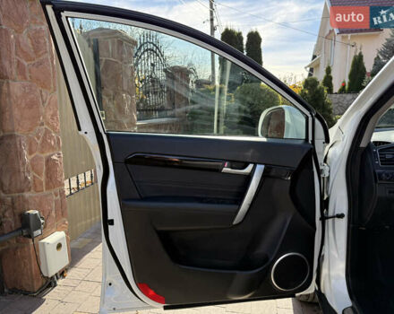 Білий Шевроле Каптіва, об'ємом двигуна 2.2 л та пробігом 200 тис. км за 13604 $, фото 21 на Automoto.ua