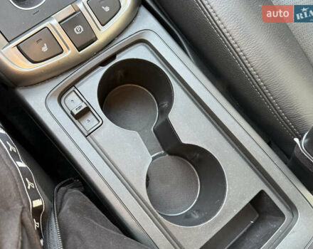 Білий Шевроле Каптіва, об'ємом двигуна 2.2 л та пробігом 200 тис. км за 13604 $, фото 47 на Automoto.ua