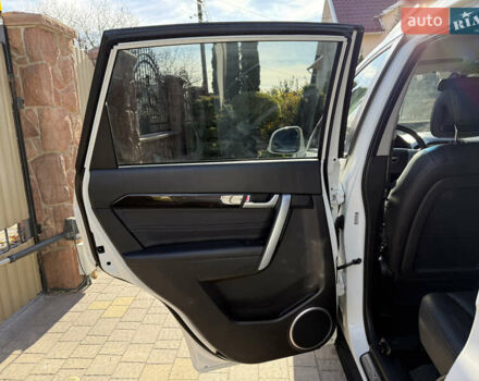 Білий Шевроле Каптіва, об'ємом двигуна 2.2 л та пробігом 200 тис. км за 13604 $, фото 49 на Automoto.ua