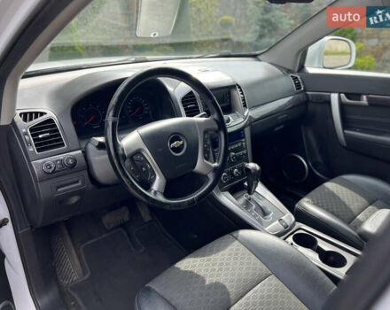 Белый Шевроле Каптива, объемом двигателя 2.2 л и пробегом 177 тыс. км за 12900 $, фото 22 на Automoto.ua