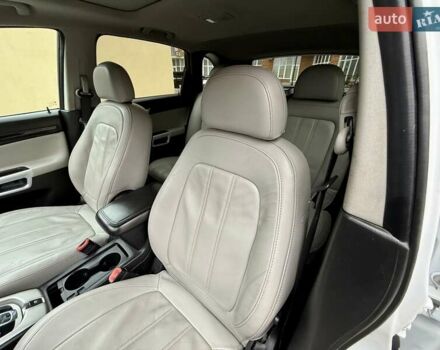 Белый Шевроле Каптива, объемом двигателя 2.4 л и пробегом 220 тыс. км за 7999 $, фото 54 на Automoto.ua