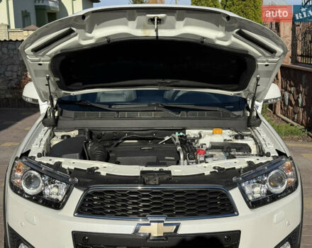 Білий Шевроле Каптіва, об'ємом двигуна 2.2 л та пробігом 200 тис. км за 13604 $, фото 92 на Automoto.ua