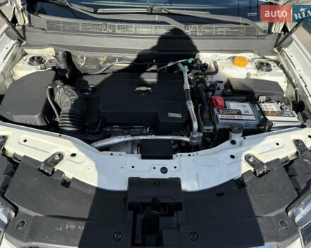 Білий Шевроле Каптіва, об'ємом двигуна 2.2 л та пробігом 200 тис. км за 13604 $, фото 88 на Automoto.ua