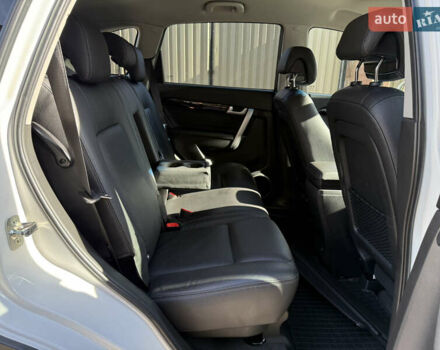 Білий Шевроле Каптіва, об'ємом двигуна 2.2 л та пробігом 200 тис. км за 13604 $, фото 69 на Automoto.ua