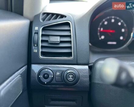 Білий Шевроле Каптіва, об'ємом двигуна 2 л та пробігом 153 тис. км за 12900 $, фото 9 на Automoto.ua