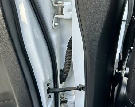 Білий Шевроле Каптіва, об'ємом двигуна 2.23 л та пробігом 158 тис. км за 12900 $, фото 78 на Automoto.ua