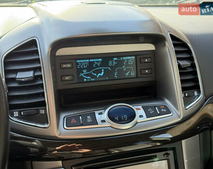 Білий Шевроле Каптіва, об'ємом двигуна 2.2 л та пробігом 200 тис. км за 13604 $, фото 37 на Automoto.ua