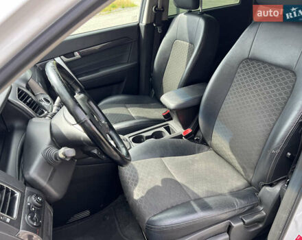 Белый Шевроле Каптива, объемом двигателя 2.2 л и пробегом 177 тыс. км за 12900 $, фото 23 на Automoto.ua