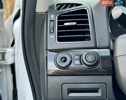 Білий Шевроле Каптіва, об'ємом двигуна 2.23 л та пробігом 158 тис. км за 12900 $, фото 88 на Automoto.ua