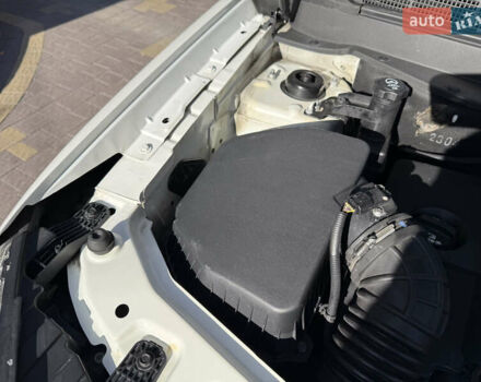 Білий Шевроле Каптіва, об'ємом двигуна 2.2 л та пробігом 200 тис. км за 13604 $, фото 91 на Automoto.ua