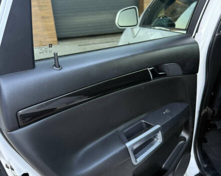 Белый Шевроле Каптива, объемом двигателя 2.38 л и пробегом 173 тыс. км за 9300 $, фото 7 на Automoto.ua