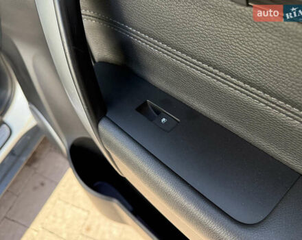 Білий Шевроле Каптіва, об'ємом двигуна 2.2 л та пробігом 200 тис. км за 13604 $, фото 75 на Automoto.ua