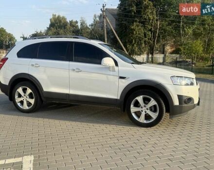 Білий Шевроле Каптіва, об'ємом двигуна 2 л та пробігом 153 тис. км за 12900 $, фото 4 на Automoto.ua