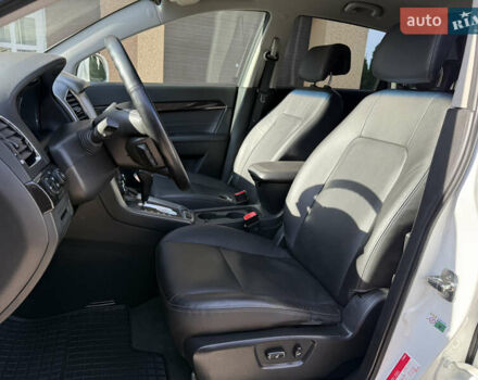 Білий Шевроле Каптіва, об'ємом двигуна 2.2 л та пробігом 200 тис. км за 13604 $, фото 24 на Automoto.ua