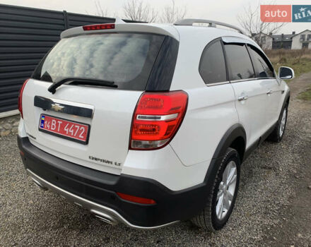 Белый Шевроле Каптива, объемом двигателя 2 л и пробегом 186 тыс. км за 12700 $, фото 5 на Automoto.ua