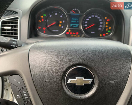 Білий Шевроле Каптіва, об'ємом двигуна 2 л та пробігом 186 тис. км за 12300 $, фото 25 на Automoto.ua