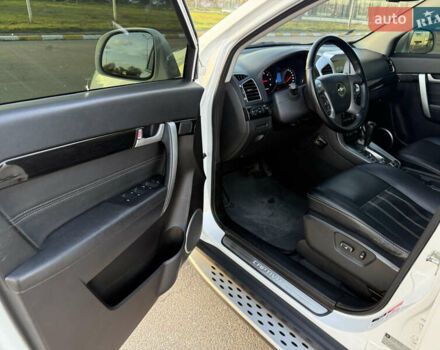 Белый Шевроле Каптива, объемом двигателя 2.23 л и пробегом 228 тыс. км за 12499 $, фото 18 на Automoto.ua