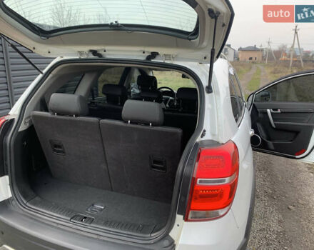 Білий Шевроле Каптіва, об'ємом двигуна 2 л та пробігом 186 тис. км за 12300 $, фото 16 на Automoto.ua