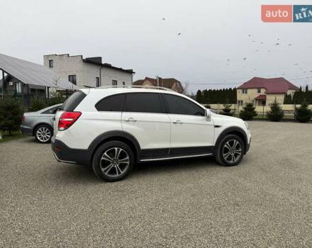 Білий Шевроле Каптіва, об'ємом двигуна 2 л та пробігом 180 тис. км за 13999 $, фото 13 на Automoto.ua