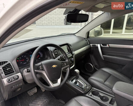 Білий Шевроле Каптіва, об'ємом двигуна 2 л та пробігом 180 тис. км за 13999 $, фото 16 на Automoto.ua