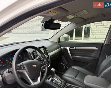 Білий Шевроле Каптіва, об'ємом двигуна 2 л та пробігом 180 тис. км за 13999 $, фото 23 на Automoto.ua