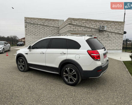 Білий Шевроле Каптіва, об'ємом двигуна 2 л та пробігом 180 тис. км за 13999 $, фото 10 на Automoto.ua