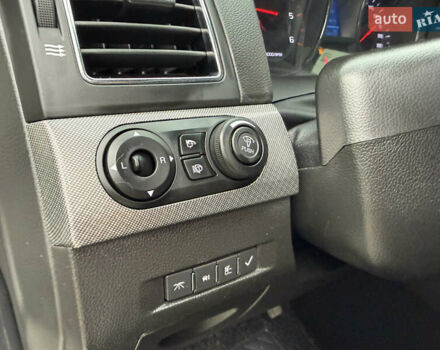 Білий Шевроле Каптіва, об'ємом двигуна 2 л та пробігом 180 тис. км за 13999 $, фото 25 на Automoto.ua