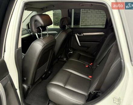 Білий Шевроле Каптіва, об'ємом двигуна 2 л та пробігом 180 тис. км за 13999 $, фото 18 на Automoto.ua