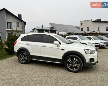 Білий Шевроле Каптіва, об'ємом двигуна 2 л та пробігом 180 тис. км за 13999 $, фото 3 на Automoto.ua