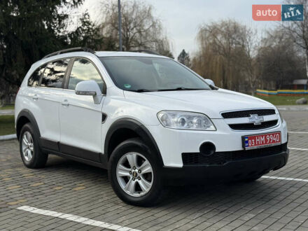 Белый Шевроле Каптива, объемом двигателя 2 л и пробегом 249 тыс. км за 8500 $, фото 1 на Automoto.ua