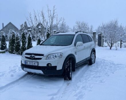 Белый Шевроле Каптива, объемом двигателя 2 л и пробегом 240 тыс. км за 8500 $, фото 1 на Automoto.ua