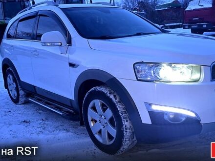 Білий Шевроле Каптіва, об'ємом двигуна 2.4 л та пробігом 18300 тис. км за 10000 $, фото 1 на Automoto.ua