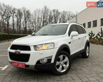 Белый Шевроле Каптива, объемом двигателя 2.2 л и пробегом 200 тыс. км за 11999 $, фото 1 на Automoto.ua