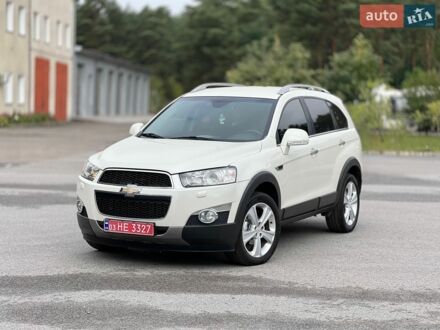 Білий Шевроле Каптіва, об'ємом двигуна 2.2 л та пробігом 250 тис. км за 10900 $, фото 1 на Automoto.ua