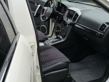 Белый Шевроле Каптива, объемом двигателя 2.23 л и пробегом 173 тыс. км за 10500 $, фото 1 на Automoto.ua